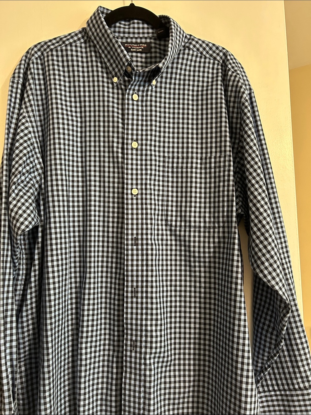 Roundtree & Yorke Blue and black Gingham Button-Down Shirt